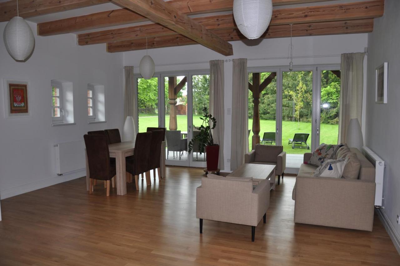 Monte Carvick Nad Jeziorem Seksty Karwik Buitenkant foto