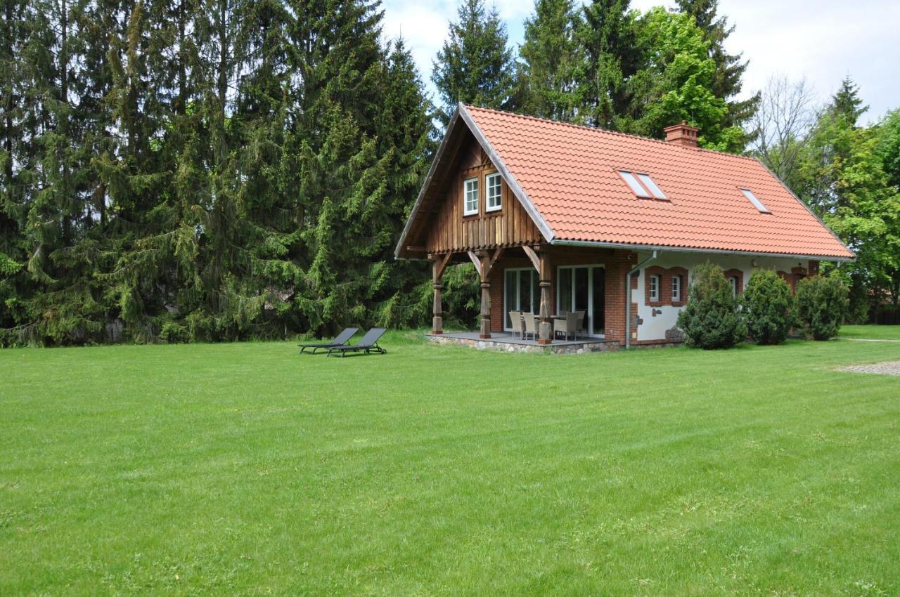 Monte Carvick Nad Jeziorem Seksty Karwik Buitenkant foto